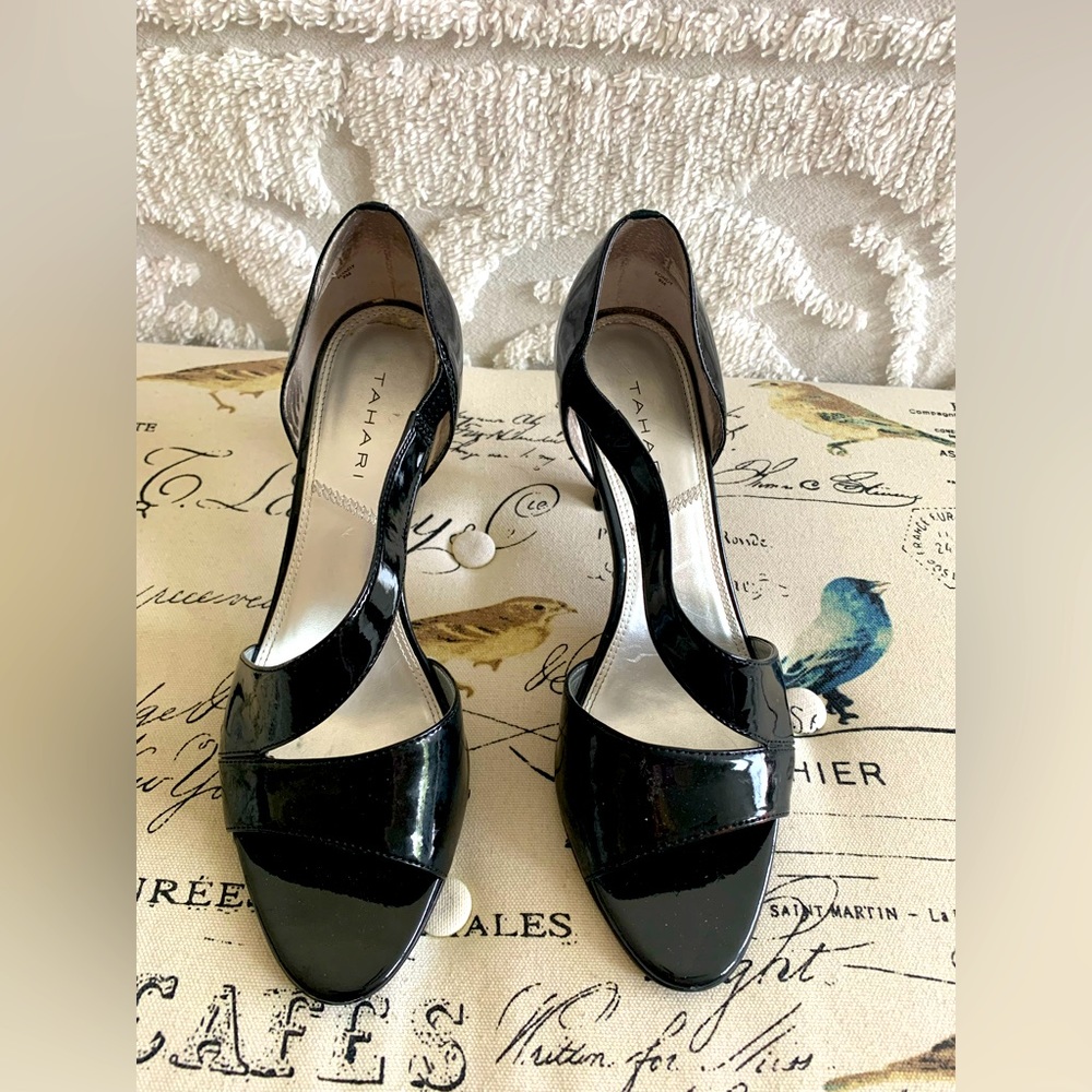 Tahari Black Patent Sandals: 3 inch Heel w/Silver Metallic Stripe Size 9